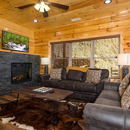 5Bd5B Escape Cabin With 2 Hottubs, Thtr &Game Rm,1Mi To The Parkway! 4Mi To Dollywood - Spring Deal Pigeon Forge Dış mekan fotoğraf