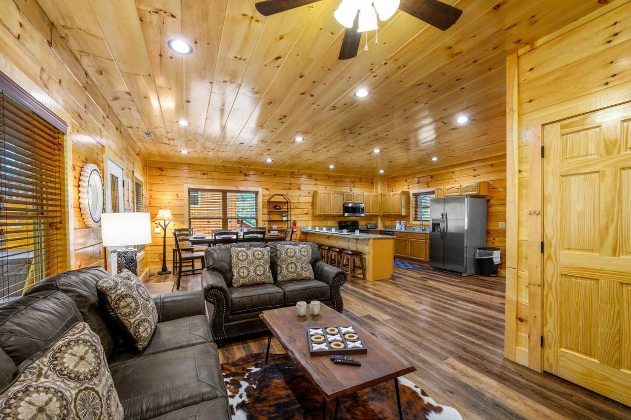 5Bd5B Escape Cabin With 2 Hottubs, Thtr &Game Rm,1Mi To The Parkway! 4Mi To Dollywood - Spring Deal Pigeon Forge Dış mekan fotoğraf