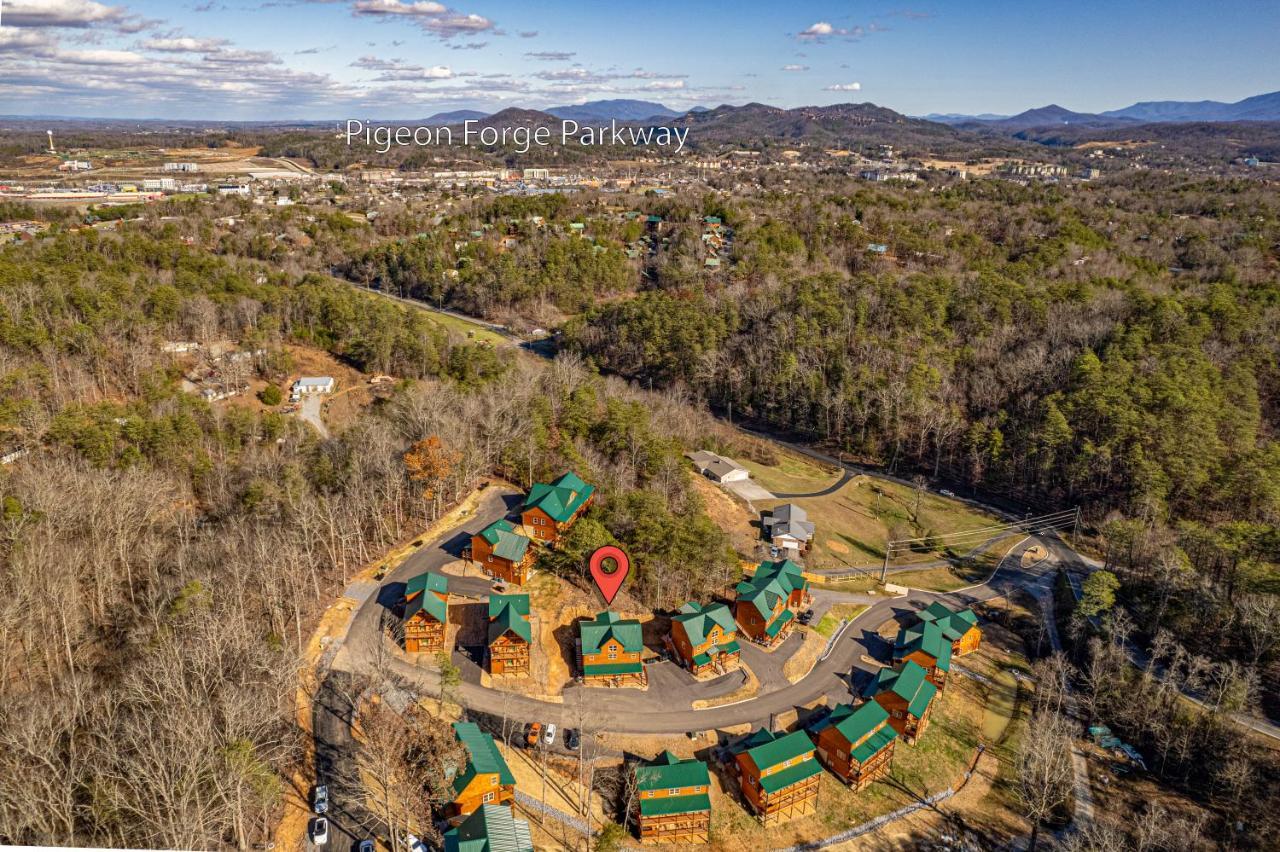 5Bd5B Escape Cabin With 2 Hottubs, Thtr &Game Rm,1Mi To The Parkway! 4Mi To Dollywood - Spring Deal Pigeon Forge Dış mekan fotoğraf