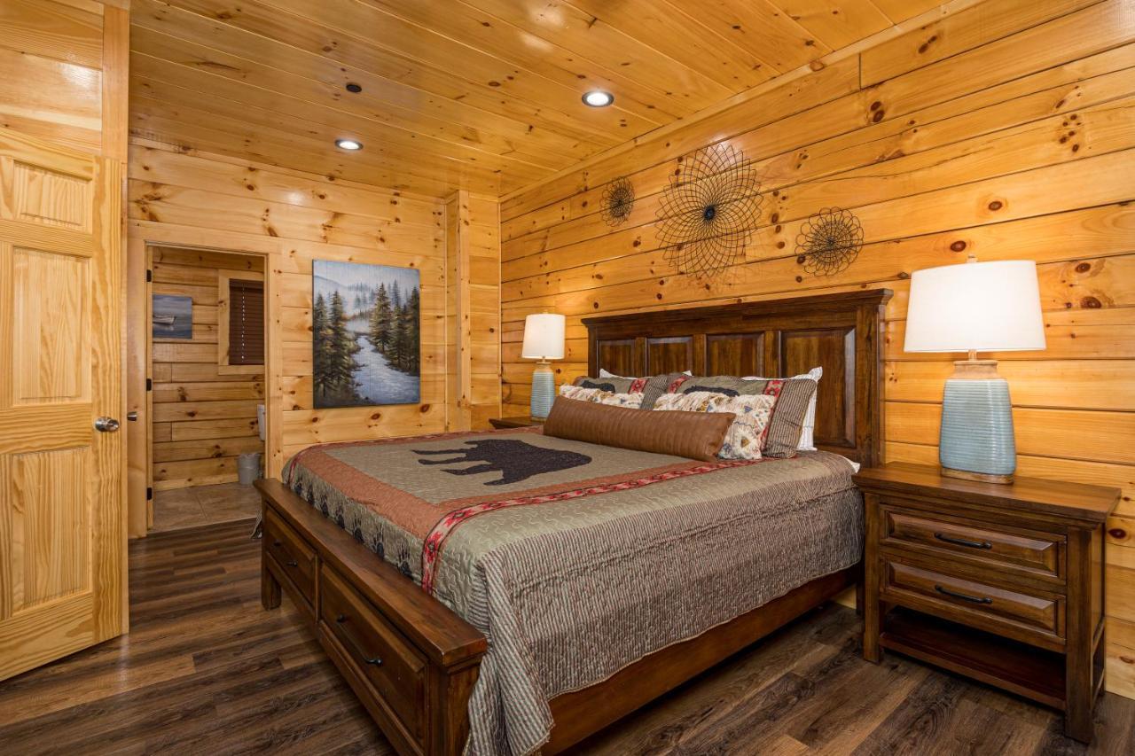 5Bd5B Escape Cabin With 2 Hottubs, Thtr &Game Rm,1Mi To The Parkway! 4Mi To Dollywood - Spring Deal Pigeon Forge Dış mekan fotoğraf