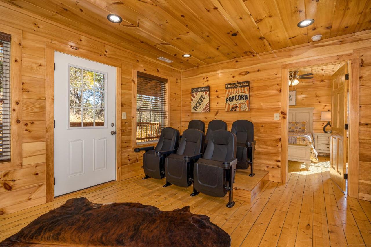 5Bd5B Escape Cabin With 2 Hottubs, Thtr &Game Rm,1Mi To The Parkway! 4Mi To Dollywood - Spring Deal Pigeon Forge Dış mekan fotoğraf