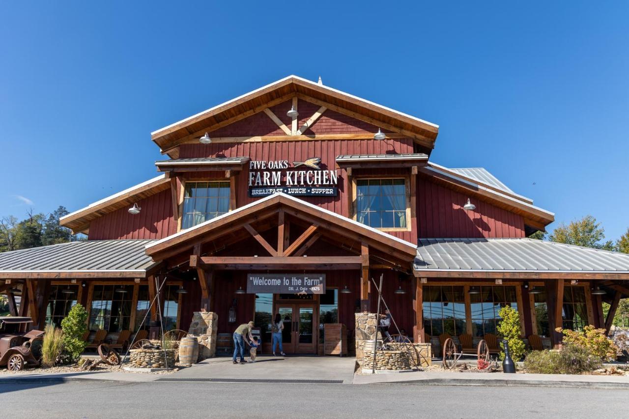 5Bd5B Escape Cabin With 2 Hottubs, Thtr &Game Rm,1Mi To The Parkway! 4Mi To Dollywood - Spring Deal Pigeon Forge Dış mekan fotoğraf