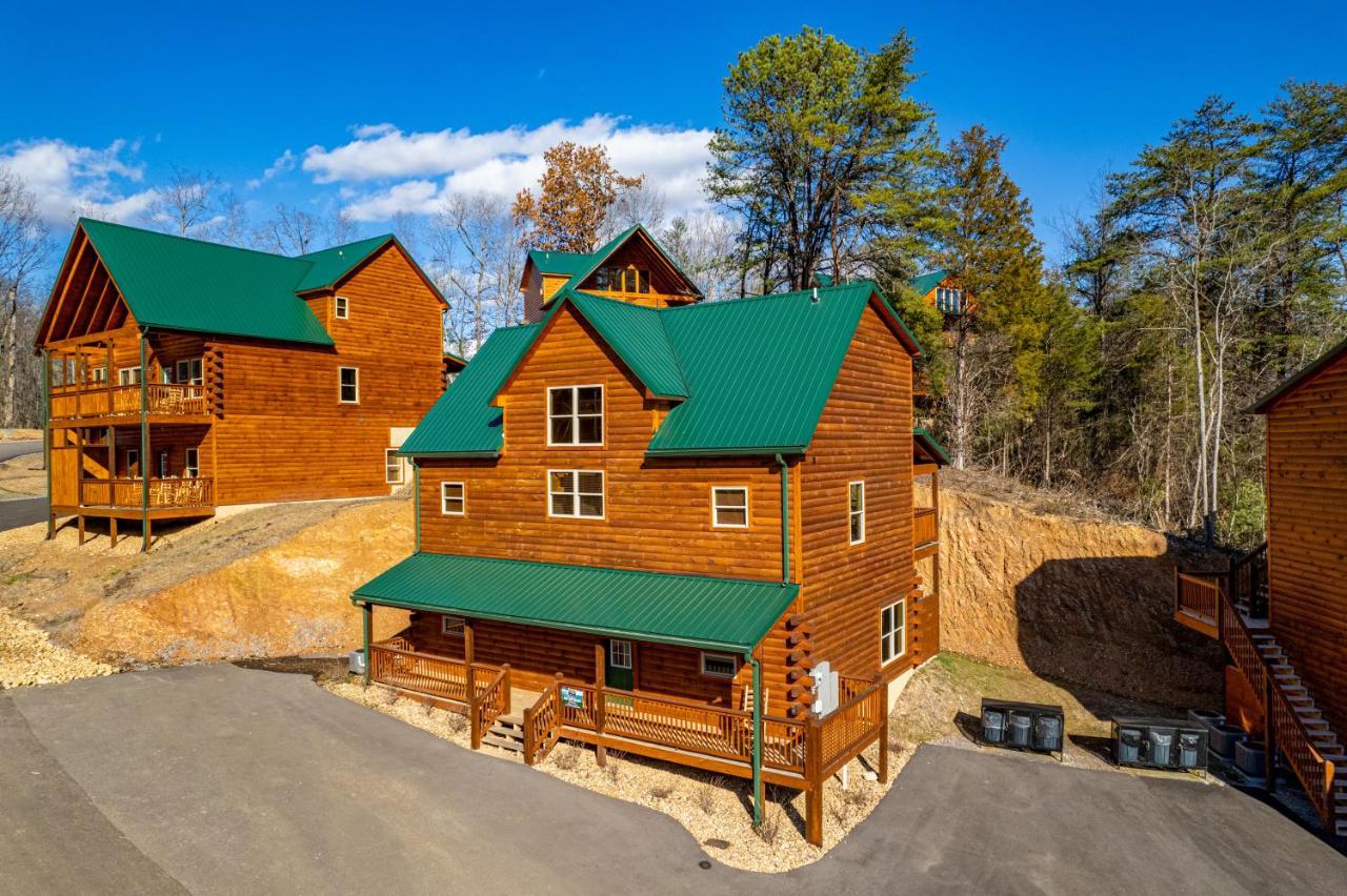 5Bd5B Escape Cabin With 2 Hottubs, Thtr &Game Rm,1Mi To The Parkway! 4Mi To Dollywood - Spring Deal Pigeon Forge Dış mekan fotoğraf