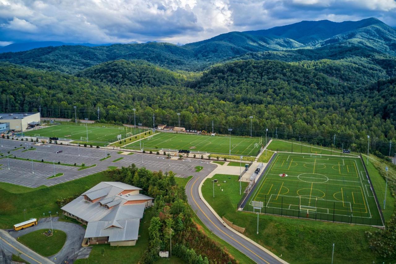 5Bd5B Escape Cabin With 2 Hottubs, Thtr &Game Rm,1Mi To The Parkway! 4Mi To Dollywood - Spring Deal Pigeon Forge Dış mekan fotoğraf