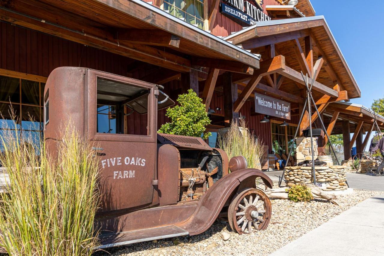 5Bd5B Escape Cabin With 2 Hottubs, Thtr &Game Rm,1Mi To The Parkway! 4Mi To Dollywood - Spring Deal Pigeon Forge Dış mekan fotoğraf