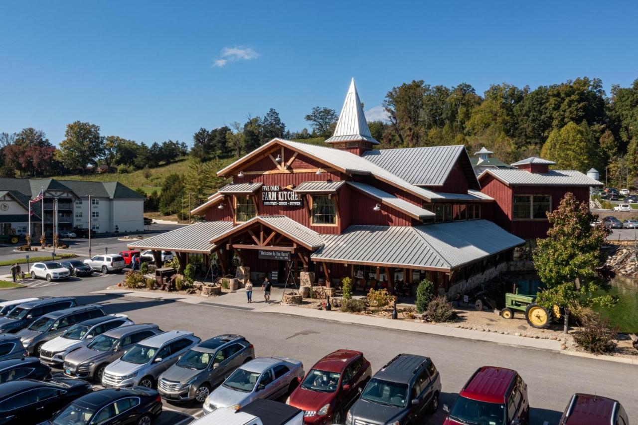 5Bd5B Escape Cabin With 2 Hottubs, Thtr &Game Rm,1Mi To The Parkway! 4Mi To Dollywood - Spring Deal Pigeon Forge Dış mekan fotoğraf
